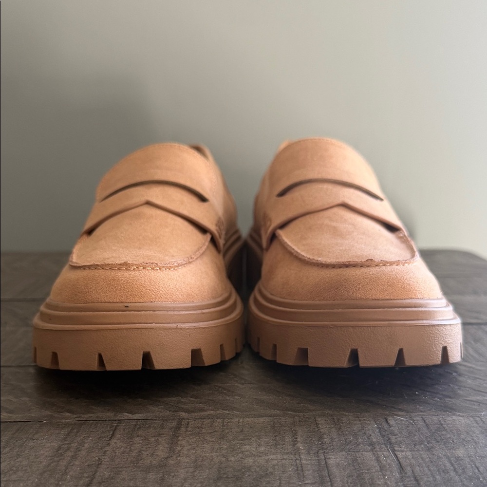 JustFab Tan Loafers - Picture 3 of 6